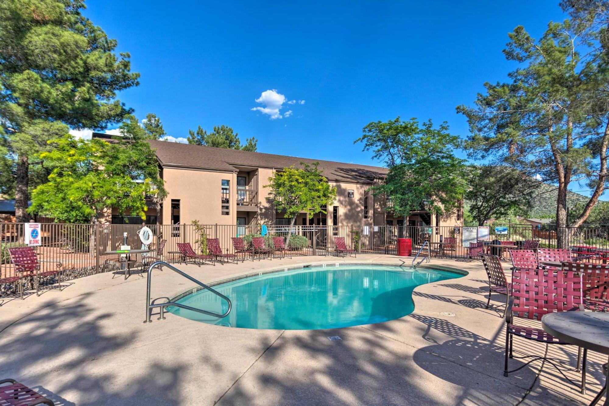 The Painted Pony Pool And Gym Access Apartment *
